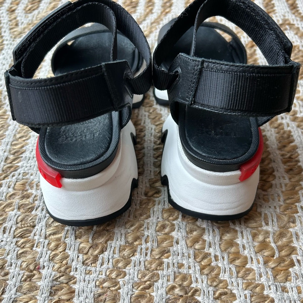 Sorel Kinetic Impact Leather Platform Sandal Ankle Strap Black White Size 6.5 - Picture 5 of 8